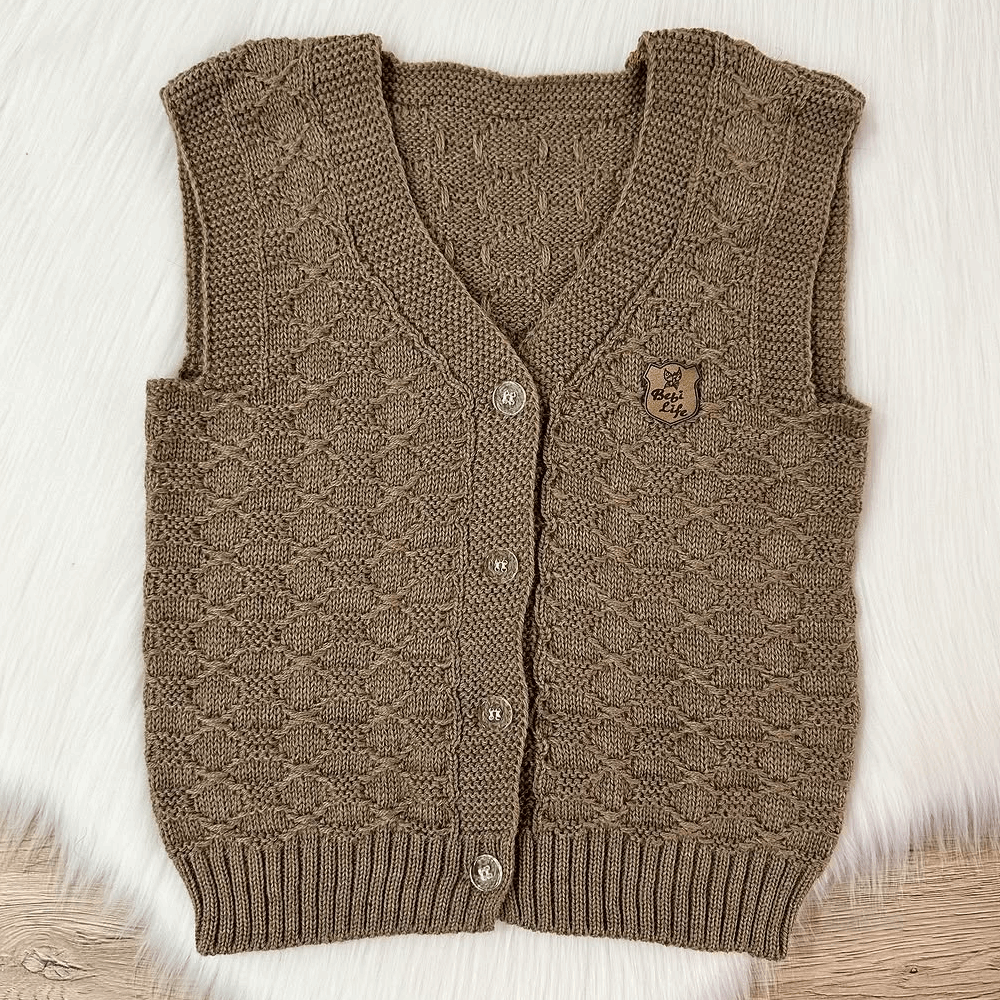 OUTWEAR Knitted vest beige